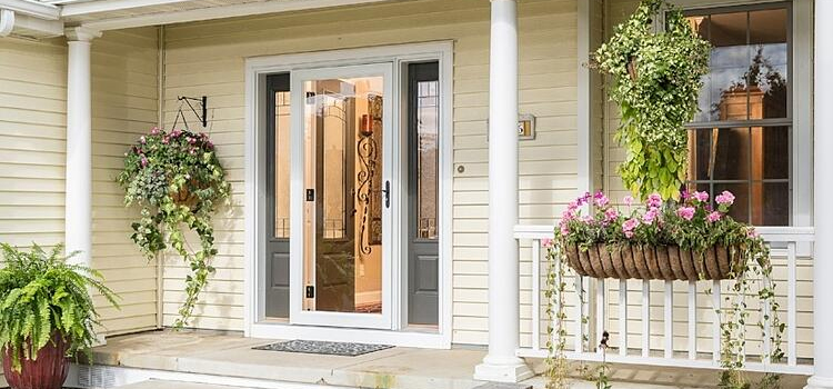 screen door installation in Leesburg